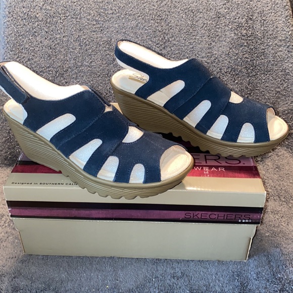 NWOT Ladies Skechers Sandal Never Worn Size 6 W - Picture 4 of 10